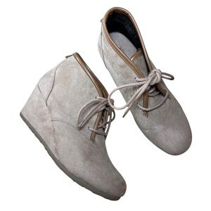 MadPaw Beige Suede Lace-Up Ankle Boots - Women’s Shoes US Size 9